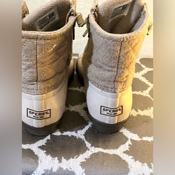 SPERRY boots-EUC- Sherpa lining, cream colored, gently loved w/ lots of life sz6 - Picture 2 of 11